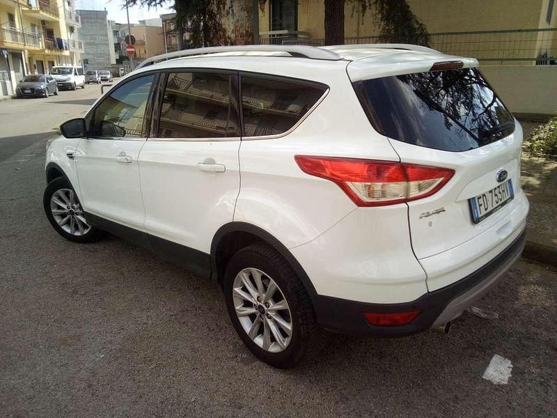 Usata Ford Kuga Titanium 120 CV (88 kW) 2016 Bianco SUV