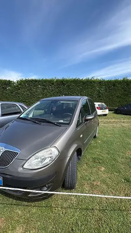 Usata Lancia Musa 95 CV (69 kW) 2004 Monovolume