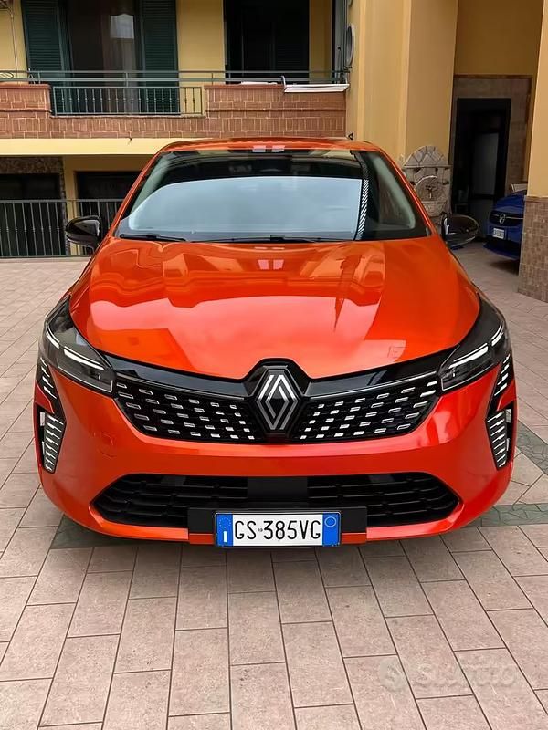 Usata Renault Clio V Evolution 66 CV (48 kW) 2024 Arancione Berlina