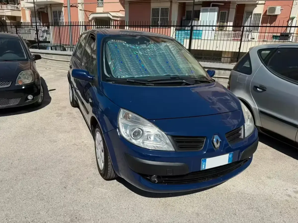 Usata Renault Scénic II 106 CV (77 kW) 2008 Blu Monovolume
