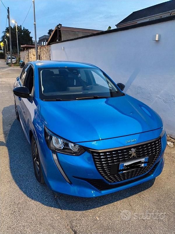 Usata Peugeot 208 Allure 75 CV (55 kW) 2022 Blu Utilitaria