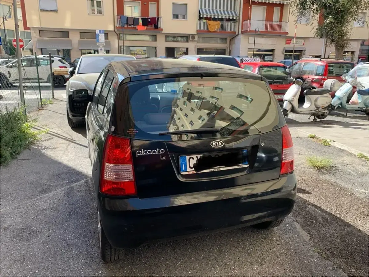 Usata Kia Picanto Spirit 61 CV (44 kW) 2005 Nero Utilitaria