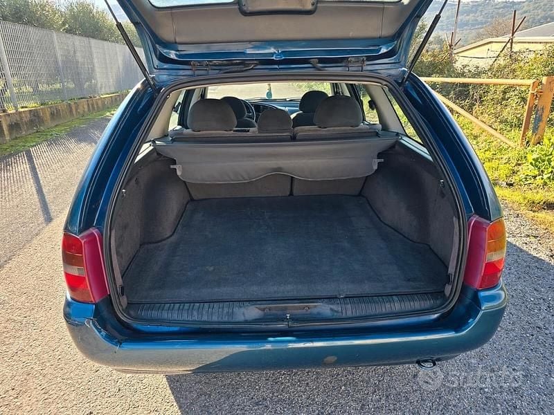 Usata Ford Mondeo Ghia 89 CV (65 kW) 2000 Blu Station wagon