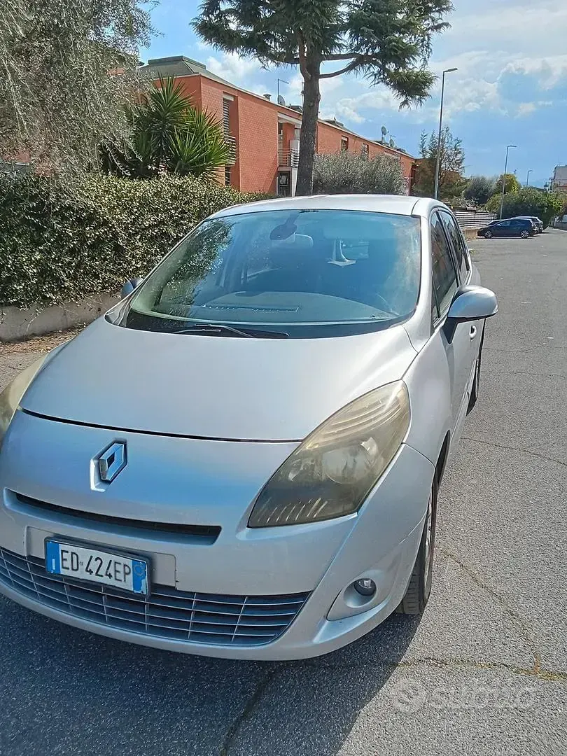 Usata Renault Scenic E-Tech 130 CV (95 kW) 2010 Grigio Monovolume