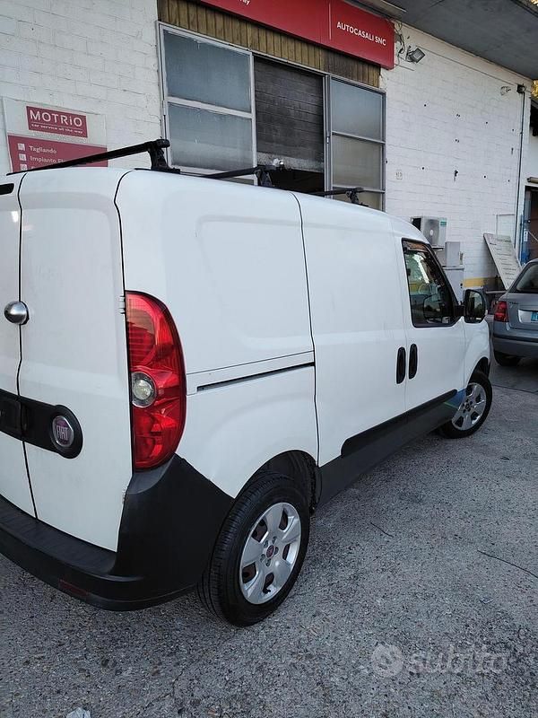 Usata Fiat Doblò 75 CV (55 kW) 2011 Monovolume