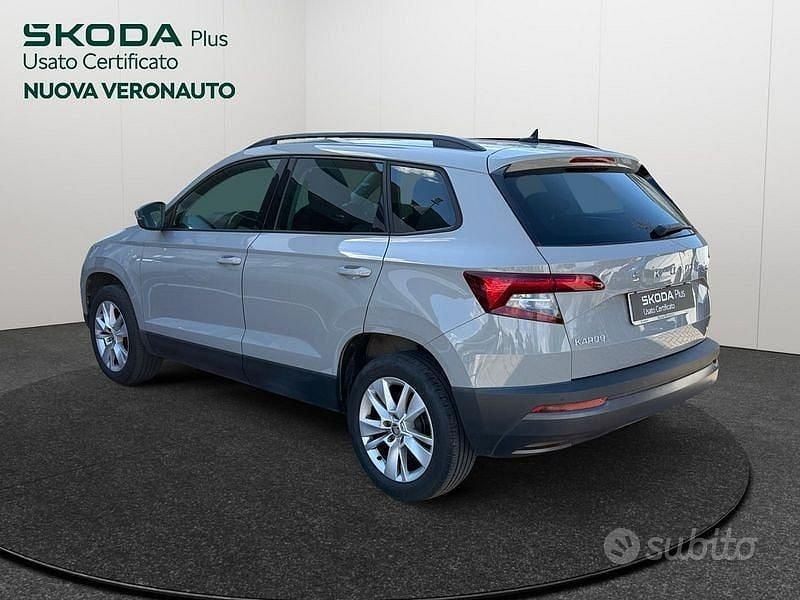 Usata Skoda Karoq Executive 116 CV (85 kW) 2020 Grigio SUV