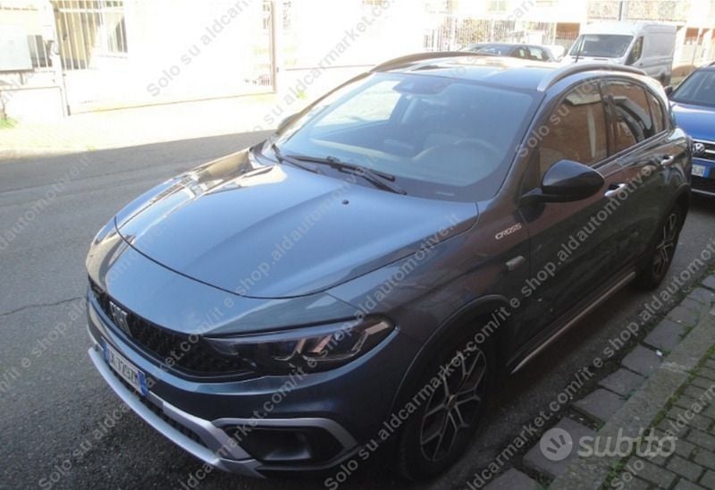 Blu Usata 2022 Fiat Tipo Cross Station wagon | 11.500 € (Buon prezzo) - Immagine 1/4