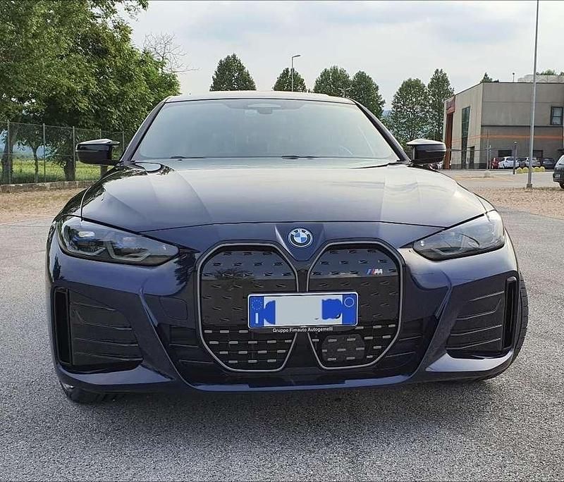 Usata BMW i4 400 kW (544 CV) 2022 Blu/azzurro Berlina