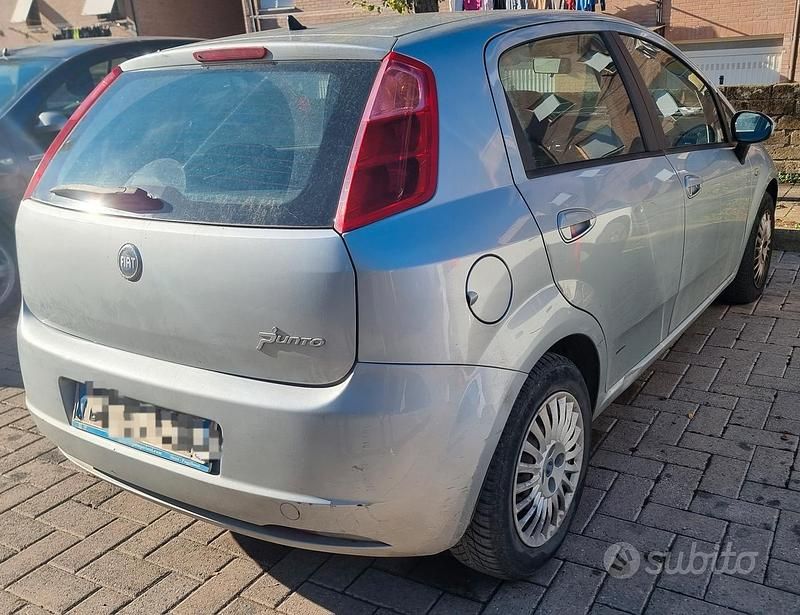 Usata Fiat Punto 90 CV (66 kW) 2007 Grigio Utilitaria