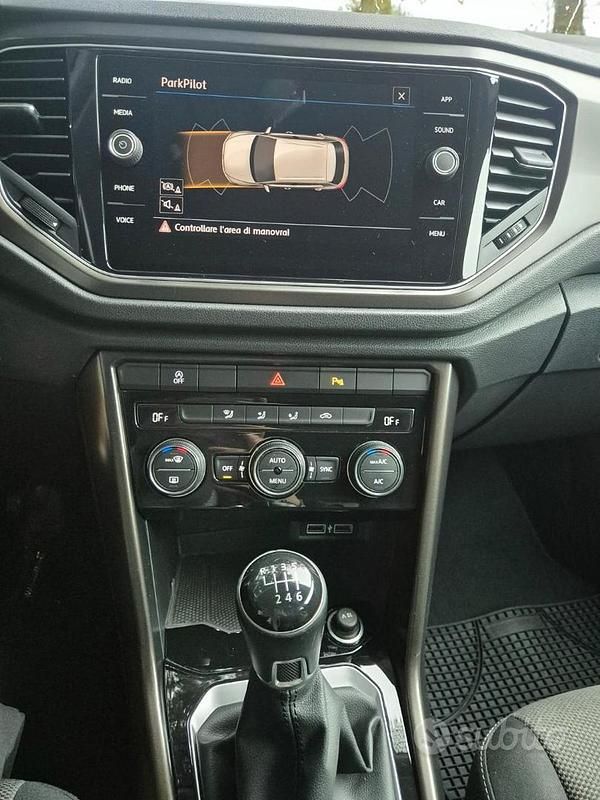 Usata VW T-Roc 115 CV (84 kW) 2018 Bianco SUV