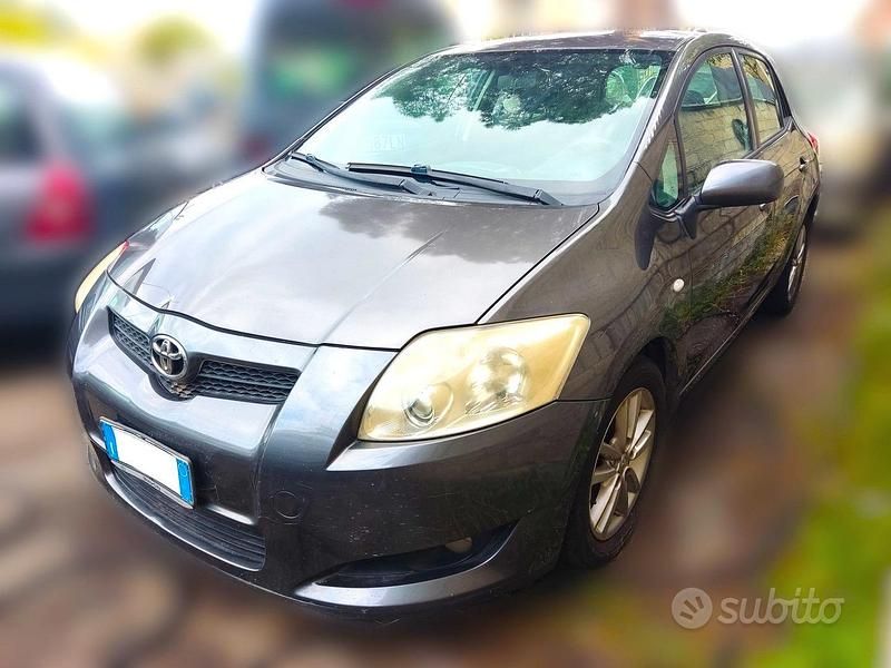 Usata Toyota Auris 126 CV (92 kW) 2009 Grigio Berlina