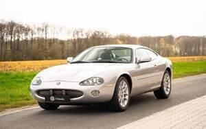 Usata Jaguar XKR 363 CV (266 kW) 2001 Argento Coupé