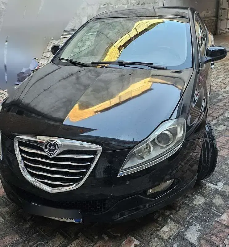 Usata Lancia Delta Gold 120 CV (88 kW) 2012 Utilitaria