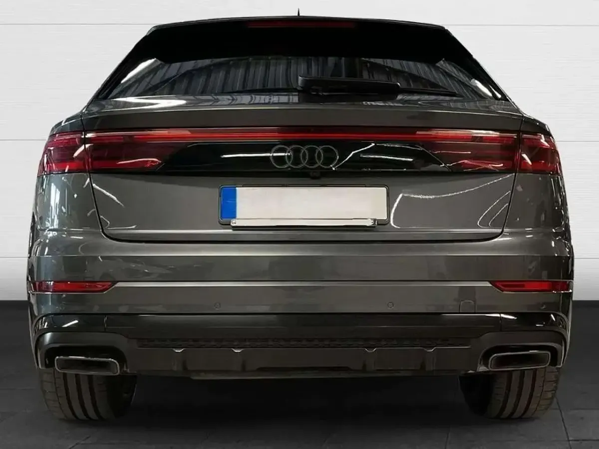 Usata Audi Q8 S-Line 286 CV (210 kW) 2024 Grigio SUV