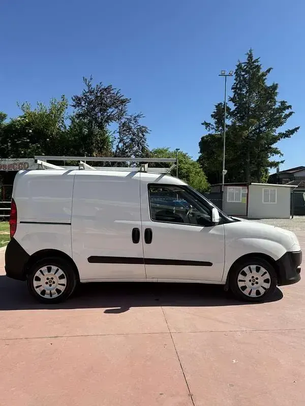 Begagnad Fiat Doblò Dynamic 105 HK (77 kW) 2016 Minibuss