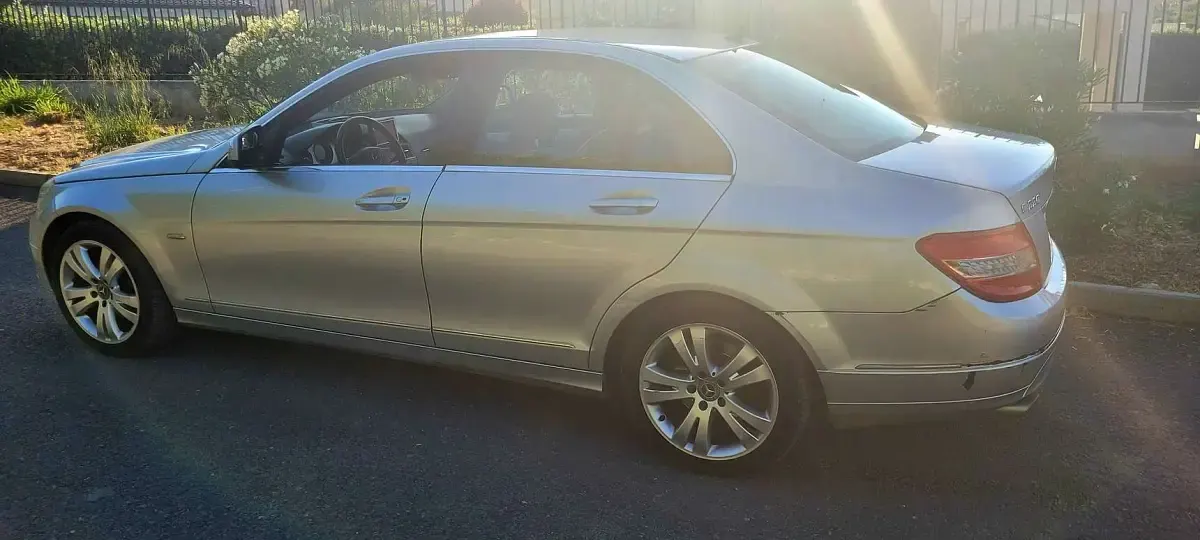 Usata Mercedes C220 Avantgarde 170 CV (125 kW) 2007 Argento Berlina
