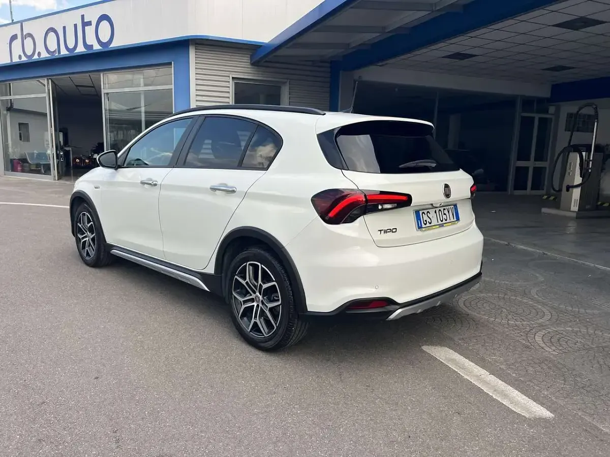 Usata Fiat Tipo Cross 131 CV (96 kW) 2024 Other Berlina