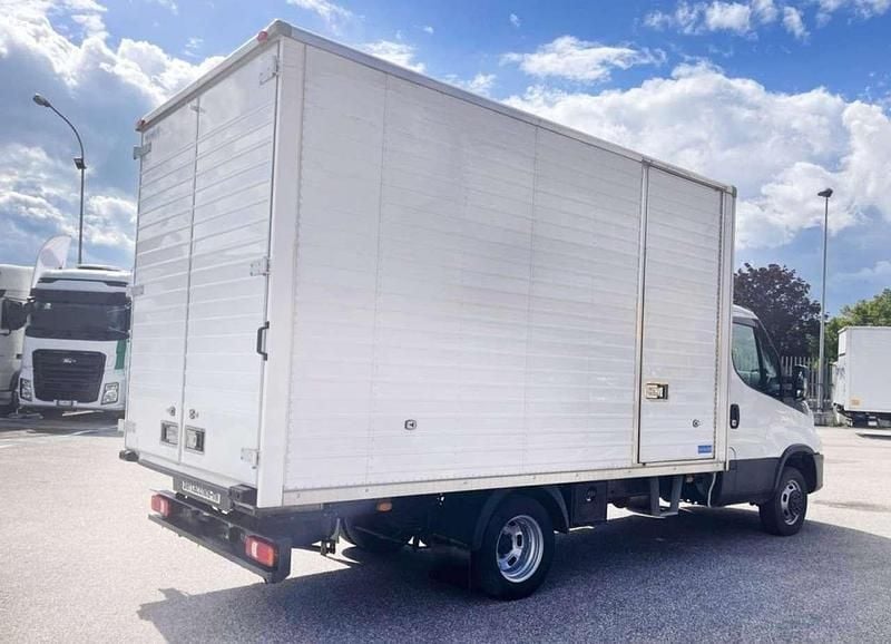 Usata Iveco Daily 136 CV (100 kW) 2024 Bianco Furgone