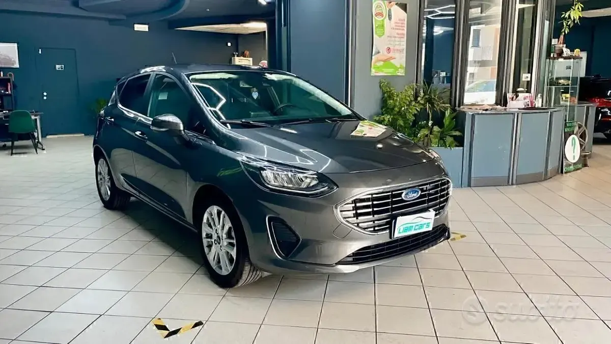 Usata Ford Fiesta Titanium 75 CV (55 kW) 2024 Grigio Berlina