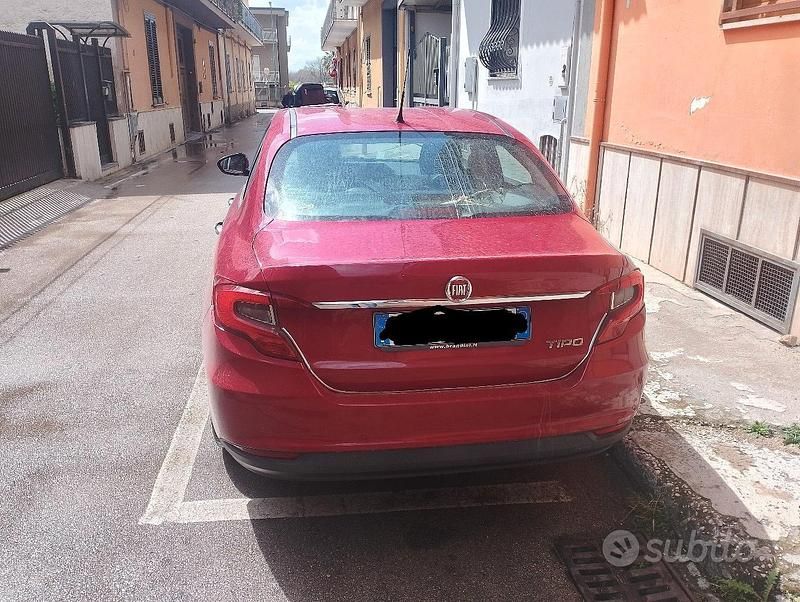 Rosso Usata 2017 Fiat Tipo Tre volumi | 5200 € (Super prezzo) - Immagine 1/4