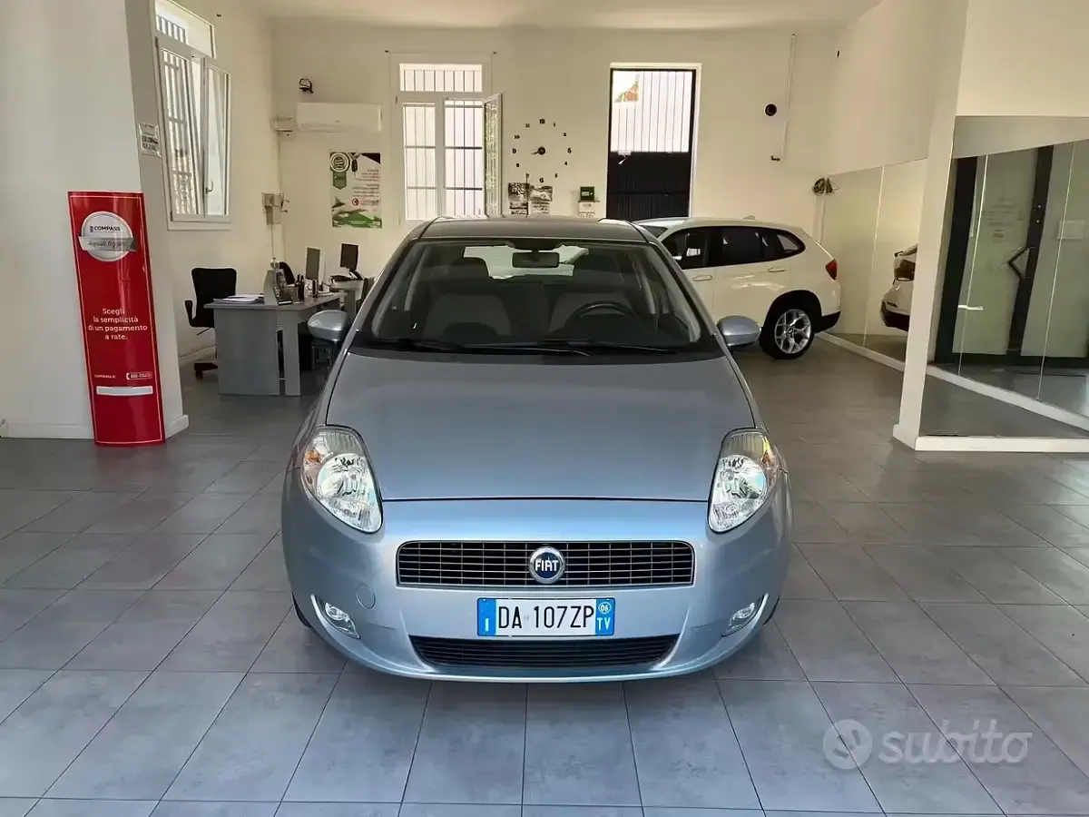 Usata Fiat Grande Punto 77 CV (56 kW) 2006 Grigio Utilitaria