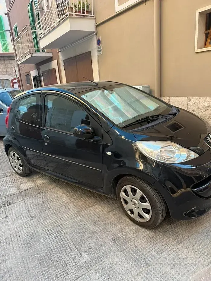 Usata Peugeot 107 68 CV (50 kW) 2007 Nero Utilitaria