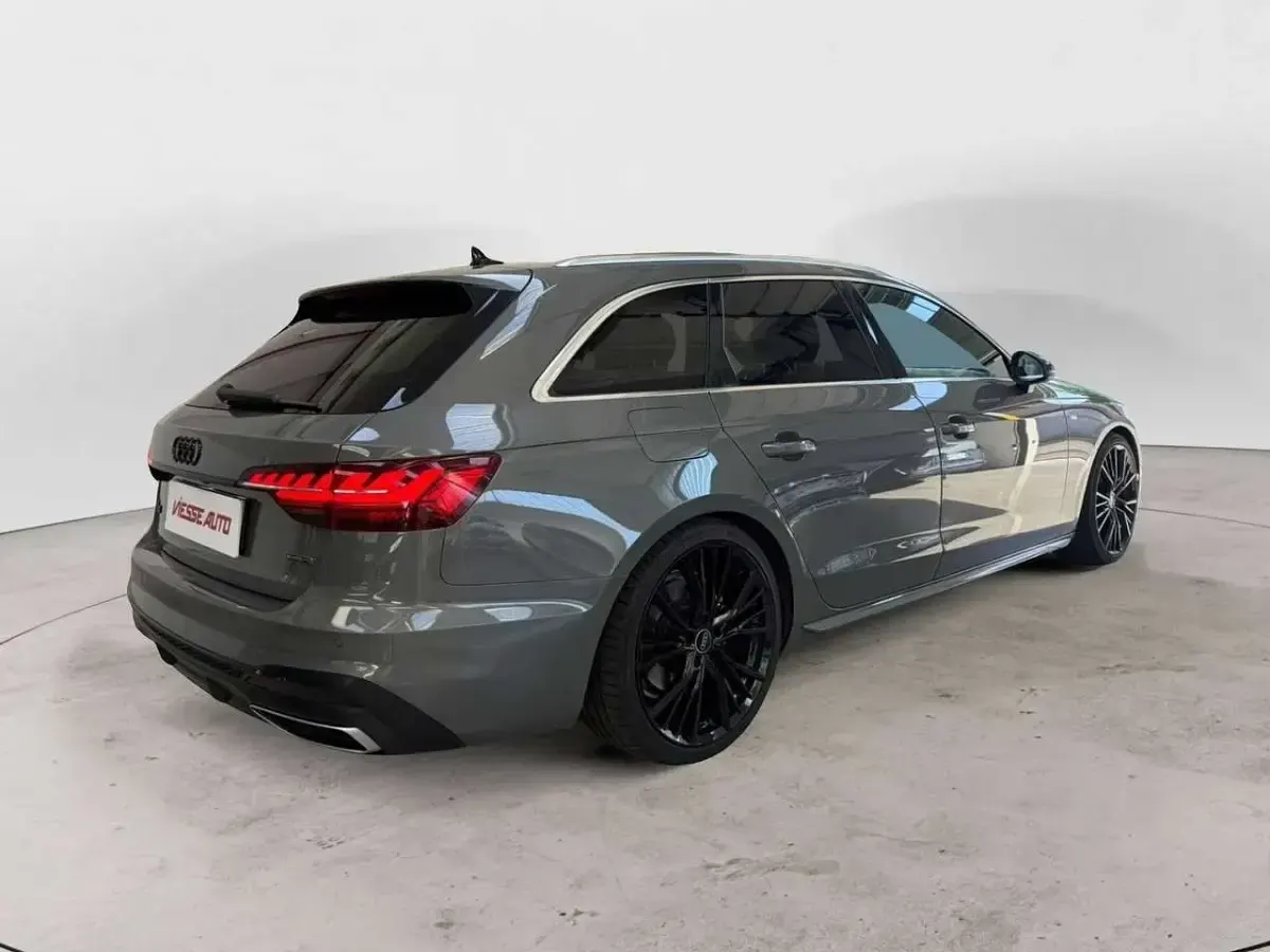 Usata Audi A4 S-Line 204 CV (150 kW) 2024 Grigio Station wagon