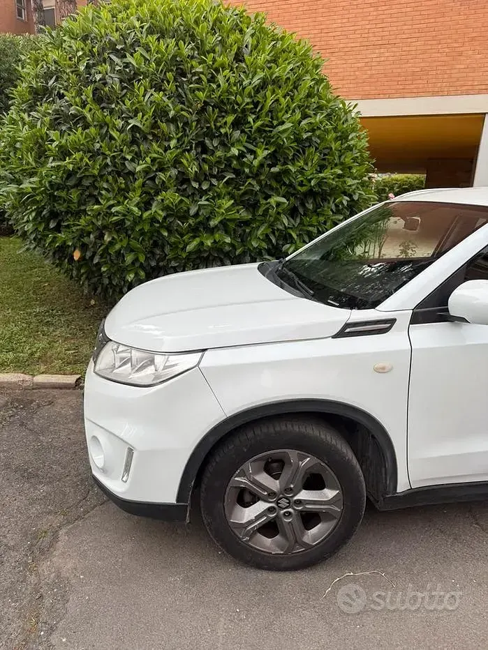Second-hand Suzuki Vitara 120 CP (88 kW) 2016 Alb SUV