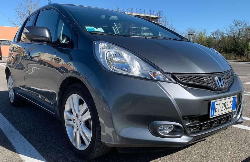 Usata Honda Jazz 99 CV (72 kW) 2014 Grigio Utilitaria