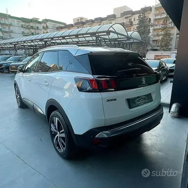 Usata Peugeot 3008 Allure 131 CV (96 kW) 2019 Bianco SUV