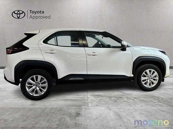 Usata Toyota Yaris Hybrid Active 116 CV (85 kW) 2022 Bianco Pick-up