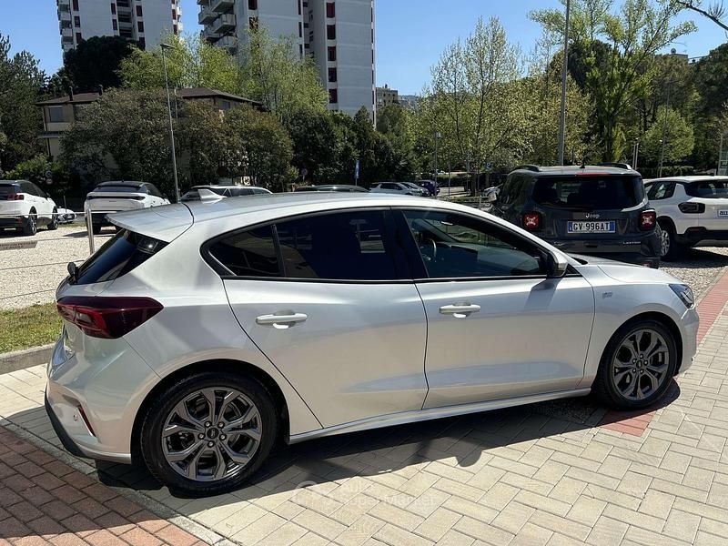 Usata Ford Focus ST-Line 125 CV (91 kW) 2024 Argento Berlina
