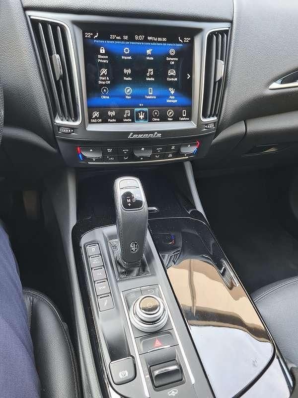 Usata Maserati Levante 250 CV (183 kW) 2020 Bianco SUV