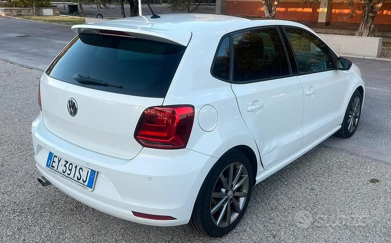 Usata VW Polo 90 CV (66 kW) 2015 Bianco Berlina