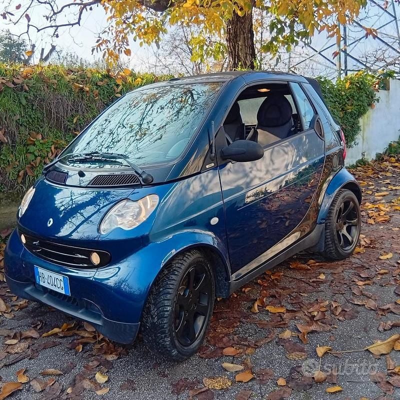 Usata Smart ForTwo Cabrio 41 CV (30 kW) 2006 Blu Cabrio