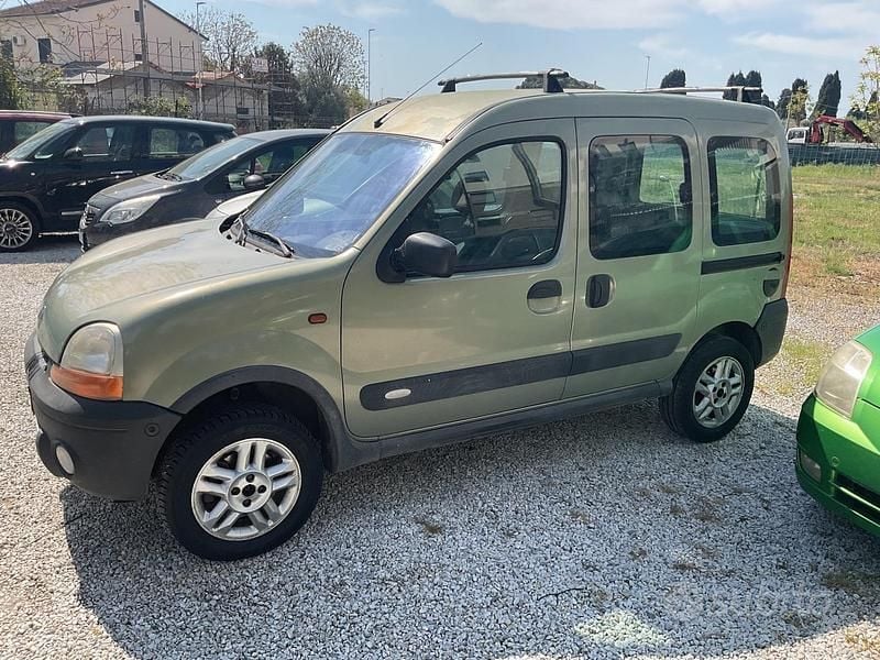 Usata Renault Kangoo 65 CV (47 kW) 2003 Verde Monovolume
