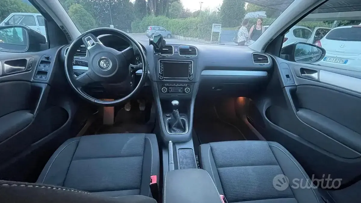 Usata VW Golf VII Comfortline 102 CV (75 kW) 2012 Nero Berlina