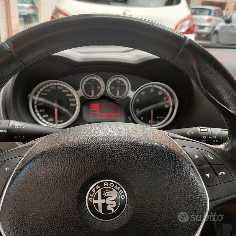 Usata Alfa Romeo MiTo 79 CV (58 kW) 2017 Nero Utilitaria