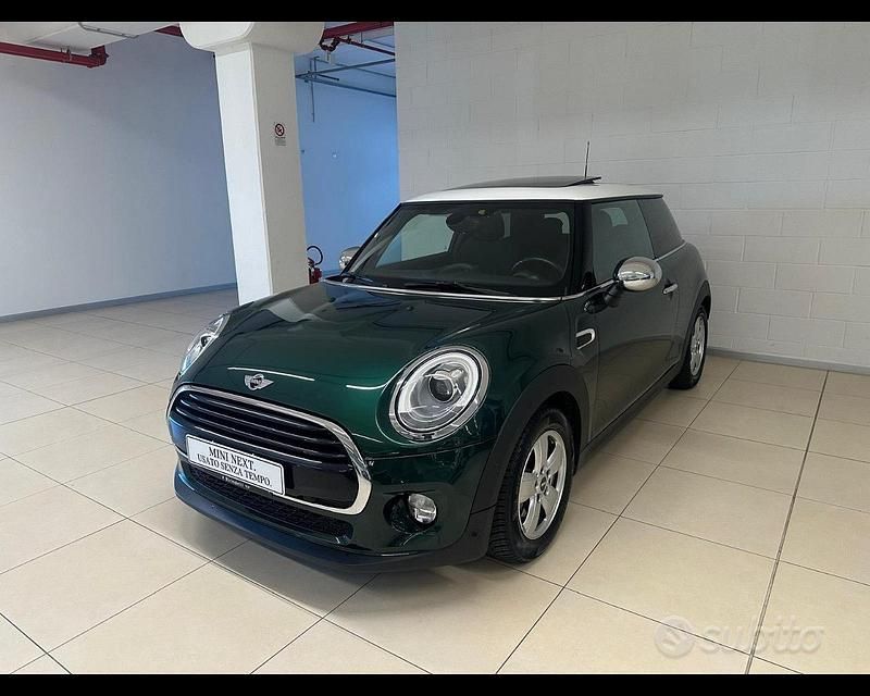 British racing green Usata 2016 Mini Cooper D Business Due volumi | 16.000 € (Buon prezzo) - Immagine 1/3