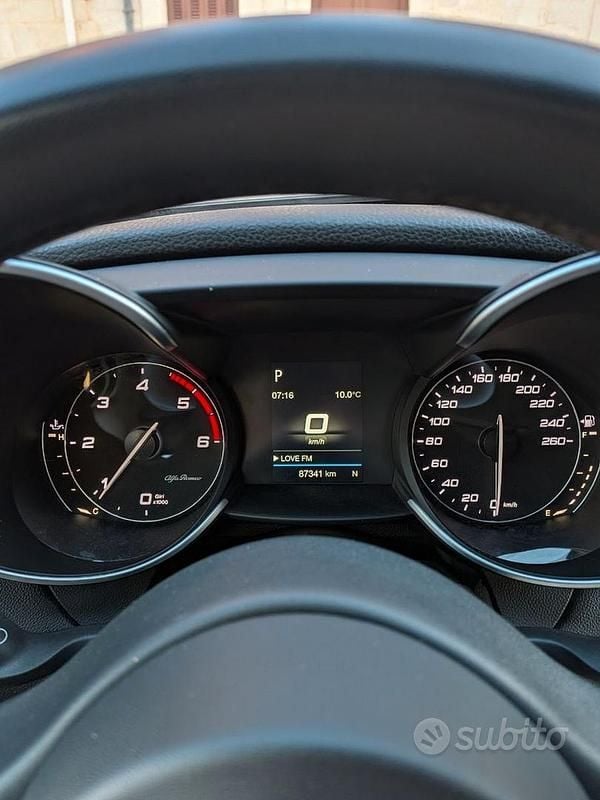 Usata Alfa Romeo Giulia 150 CV (110 kW) 2018 Berlina