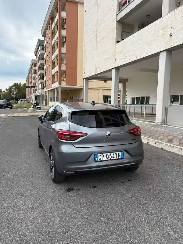 Używany Renault Clio V Engineered 145 KM (106 kW) 2023 Sedan/Limuzyna