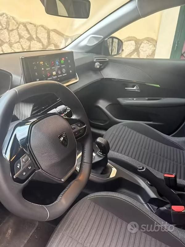Usata Peugeot 208 Active 75 CV (55 kW) 2024 Grigio Utilitaria