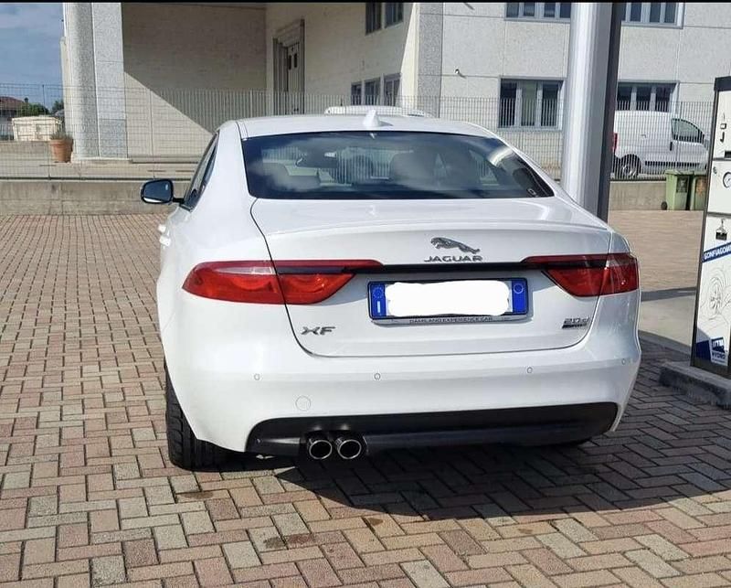 Usata Jaguar XF R-Sport 179 CV (131 kW) 2017 Berlina