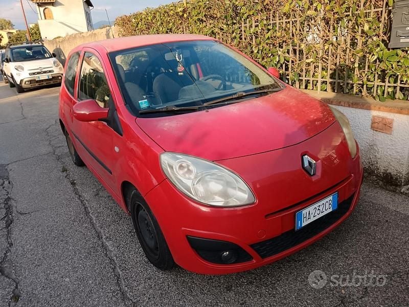 Usata Renault Twingo 58 CV (42 kW) 2010 Rosso Utilitaria