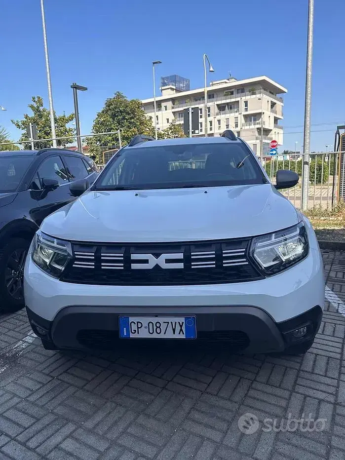 Usata Dacia Duster Journey 116 CV (85 kW) 2023 Bianco SUV