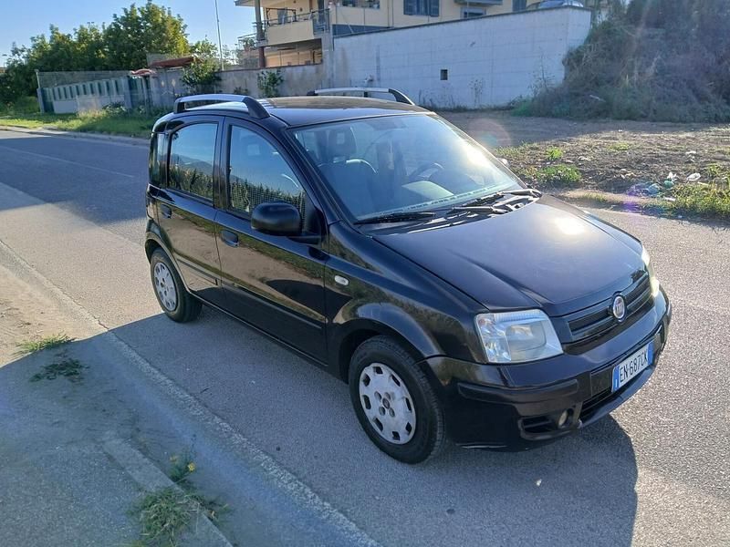 Usata Fiat Panda Dynamic 69 CV (50 kW) 2012 Nero Berlina