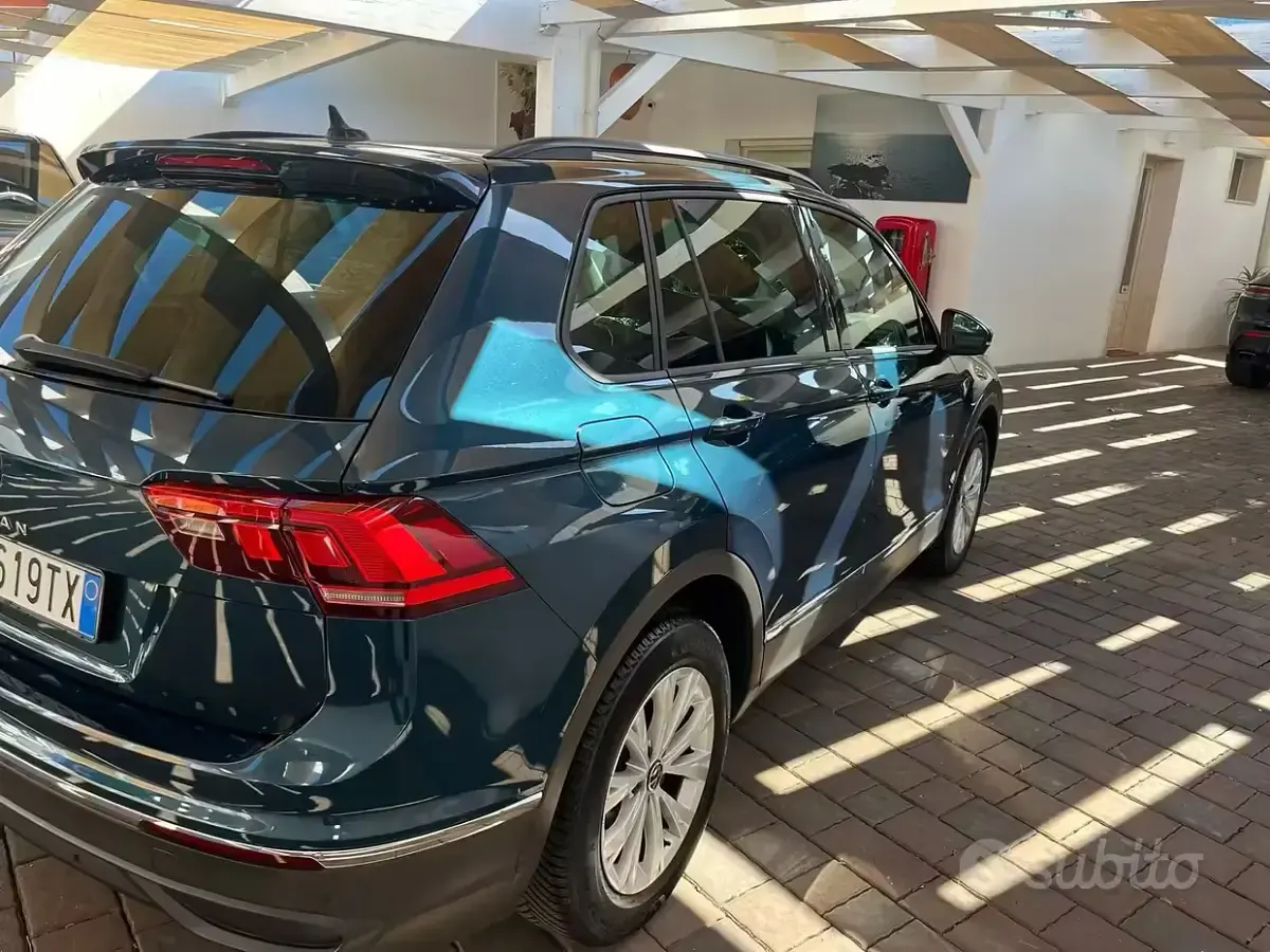 Usata VW Tiguan Life 150 CV (110 kW) 2022 Blu medio SUV
