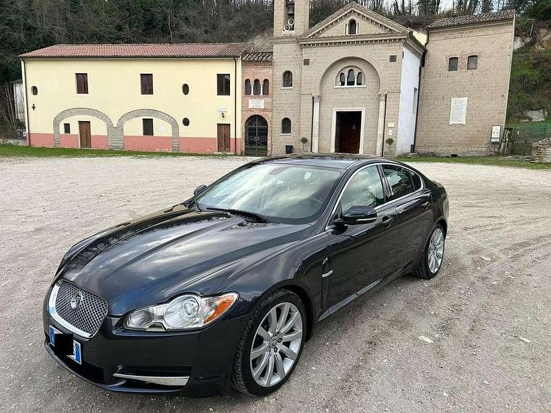 Usata Jaguar XF Luxury 241 CV (177 kW) 2011 Grigio Berlina
