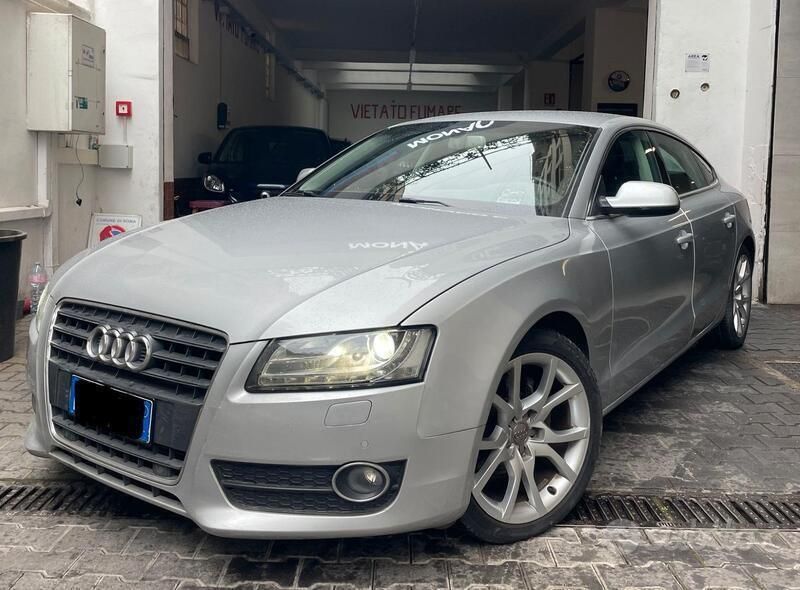 Grigio Usata 2011 Audi A5 Sportback Due volumi | 12.000 € (Buon prezzo) - Immagine 1/4