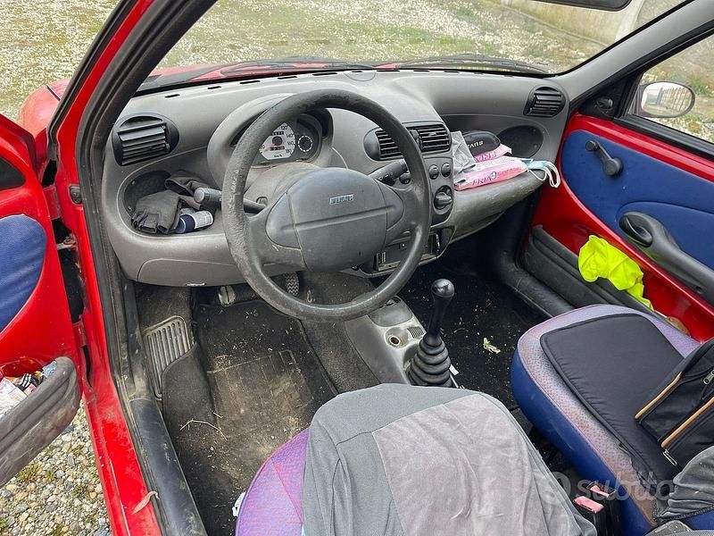 Usata Fiat 600 Young 39 CV (28 kW) 1999 Rosso Berlina